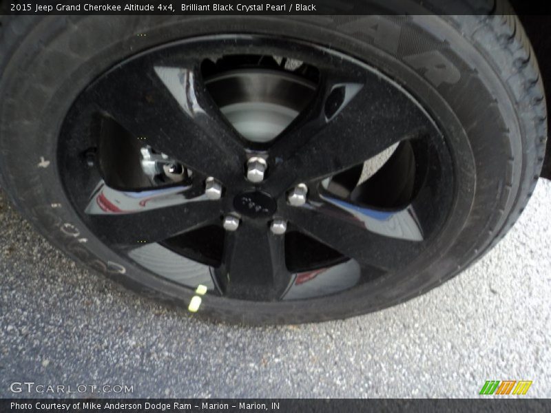 Brilliant Black Crystal Pearl / Black 2015 Jeep Grand Cherokee Altitude 4x4