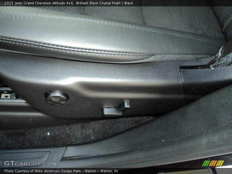 Brilliant Black Crystal Pearl / Black 2015 Jeep Grand Cherokee Altitude 4x4
