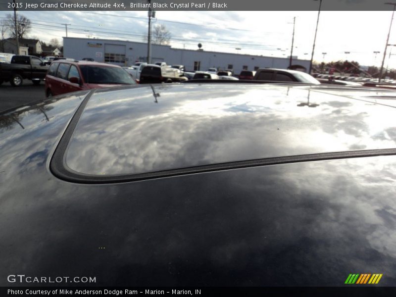Brilliant Black Crystal Pearl / Black 2015 Jeep Grand Cherokee Altitude 4x4