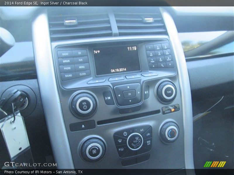 Ingot Silver / Charcoal Black 2014 Ford Edge SE