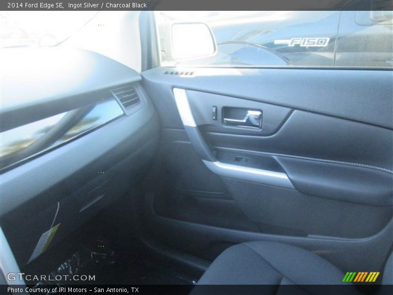 Ingot Silver / Charcoal Black 2014 Ford Edge SE