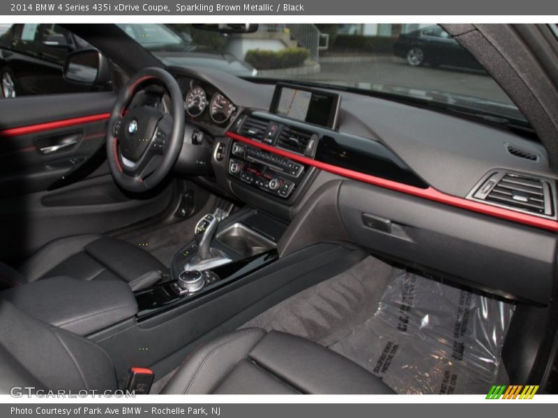 Dashboard of 2014 4 Series 435i xDrive Coupe