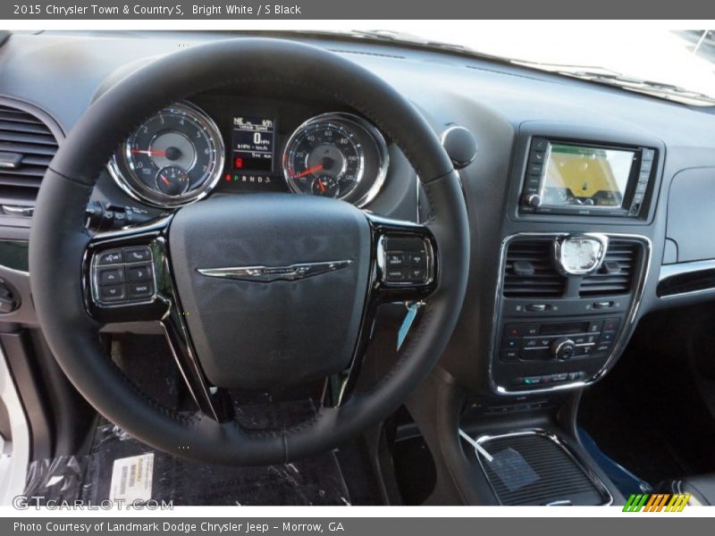 Bright White / S Black 2015 Chrysler Town & Country S