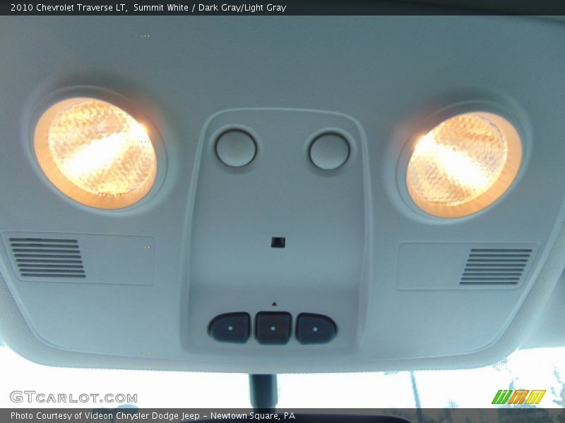 Summit White / Dark Gray/Light Gray 2010 Chevrolet Traverse LT