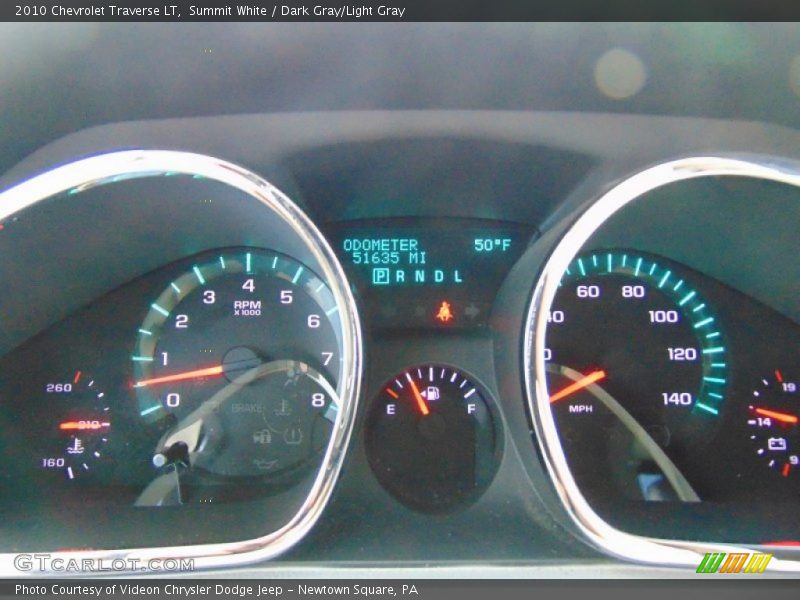 Summit White / Dark Gray/Light Gray 2010 Chevrolet Traverse LT