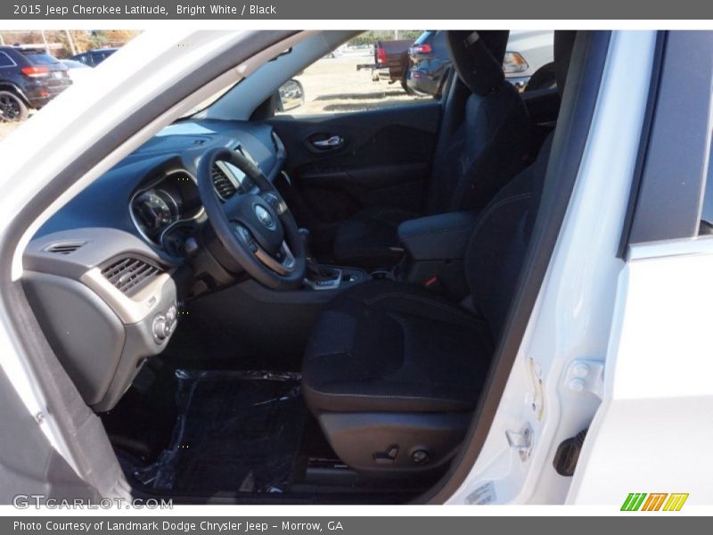Bright White / Black 2015 Jeep Cherokee Latitude