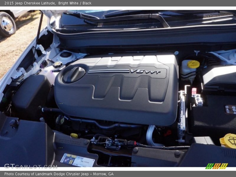 Bright White / Black 2015 Jeep Cherokee Latitude