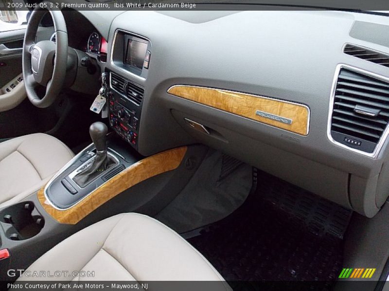 Ibis White / Cardamom Beige 2009 Audi Q5 3.2 Premium quattro