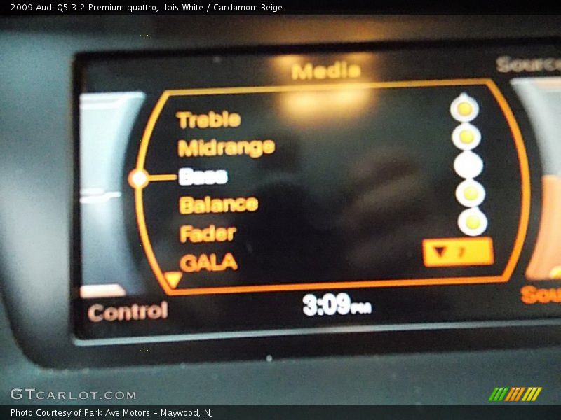 Ibis White / Cardamom Beige 2009 Audi Q5 3.2 Premium quattro