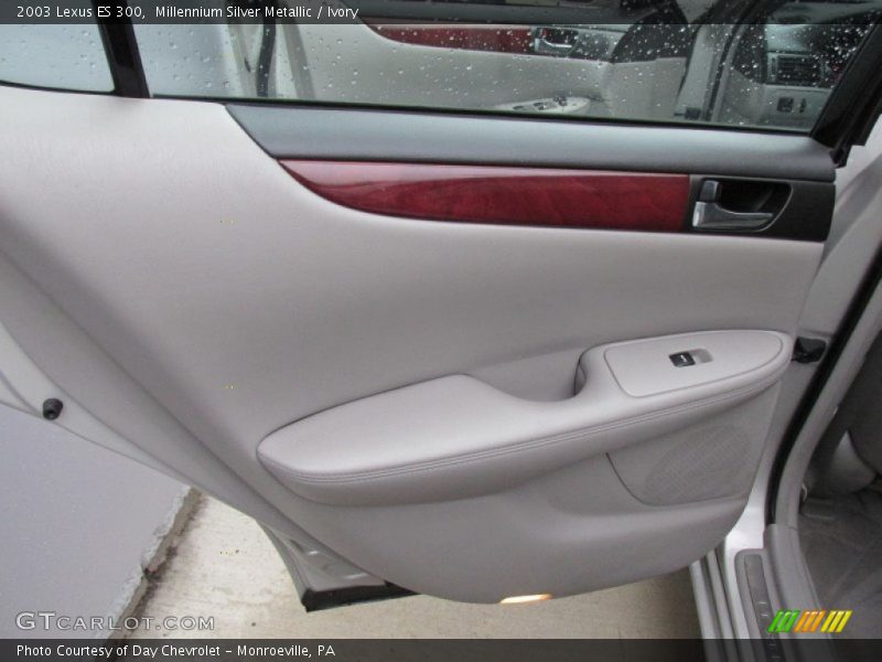 Millennium Silver Metallic / Ivory 2003 Lexus ES 300