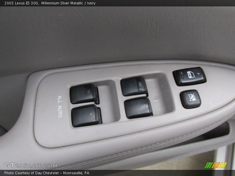 Millennium Silver Metallic / Ivory 2003 Lexus ES 300