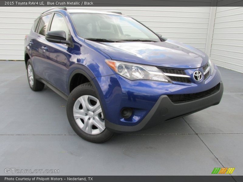Front 3/4 View of 2015 RAV4 LE