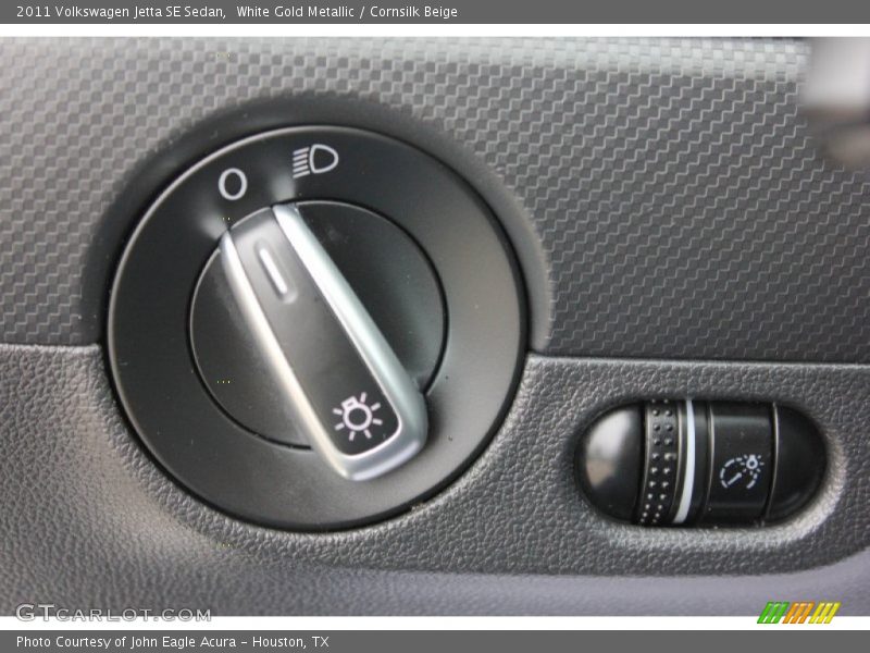 White Gold Metallic / Cornsilk Beige 2011 Volkswagen Jetta SE Sedan