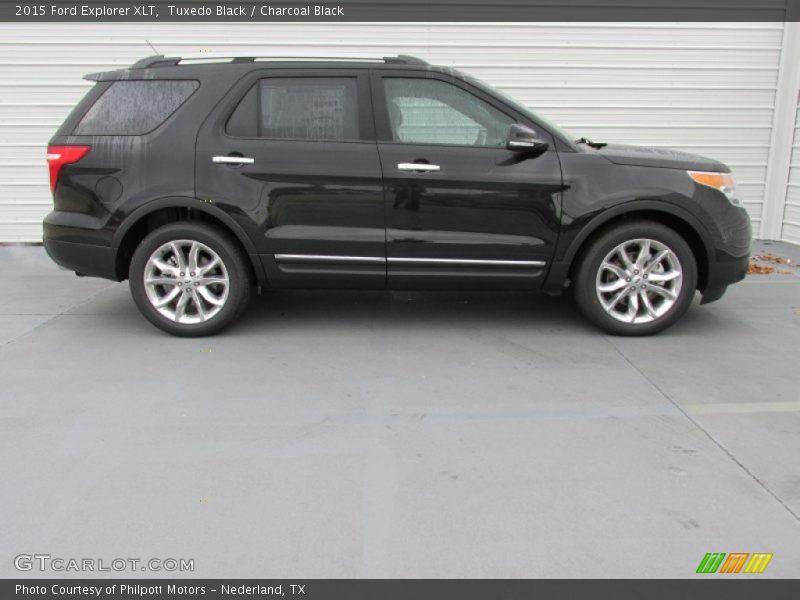 Tuxedo Black / Charcoal Black 2015 Ford Explorer XLT