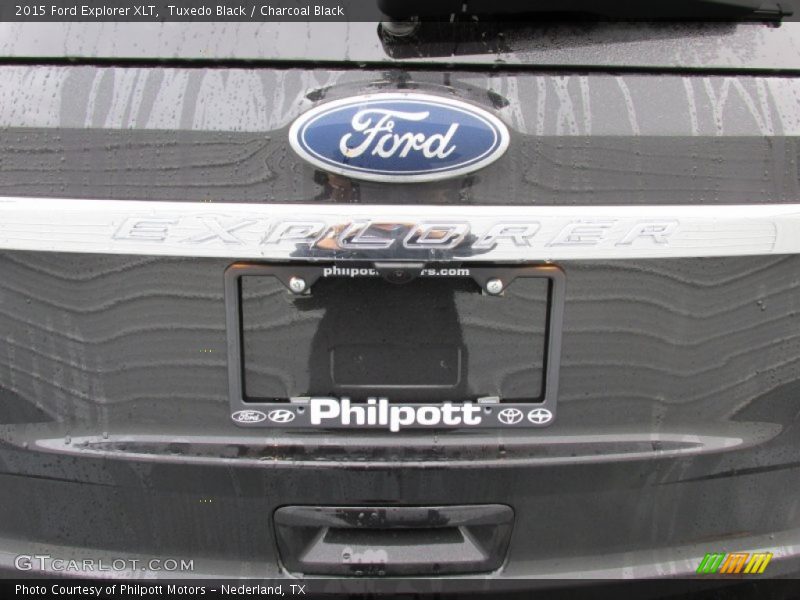 Tuxedo Black / Charcoal Black 2015 Ford Explorer XLT