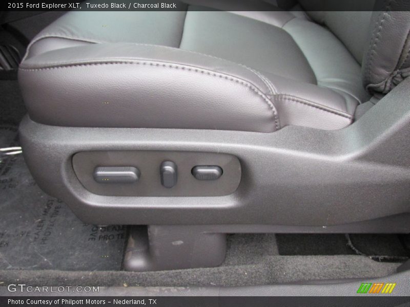 Tuxedo Black / Charcoal Black 2015 Ford Explorer XLT