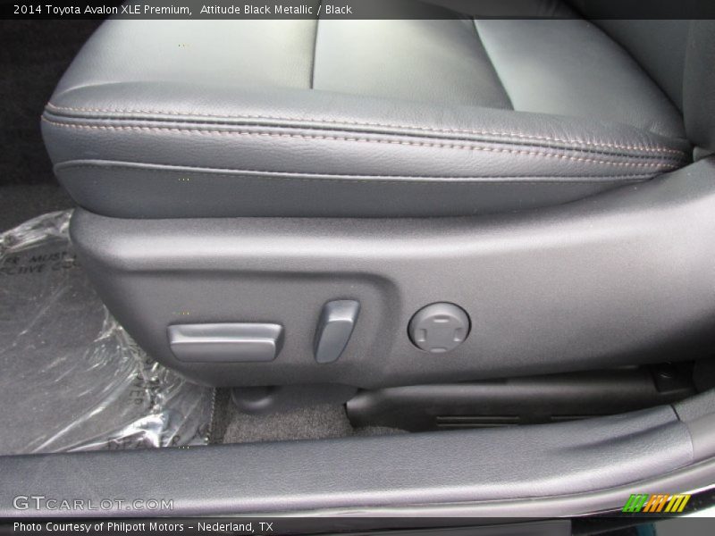Attitude Black Metallic / Black 2014 Toyota Avalon XLE Premium