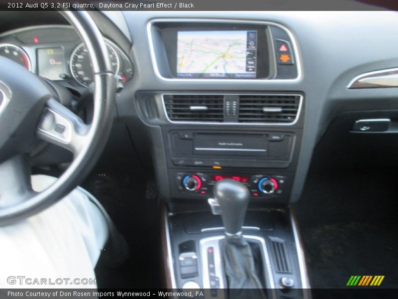 Daytona Gray Pearl Effect / Black 2012 Audi Q5 3.2 FSI quattro
