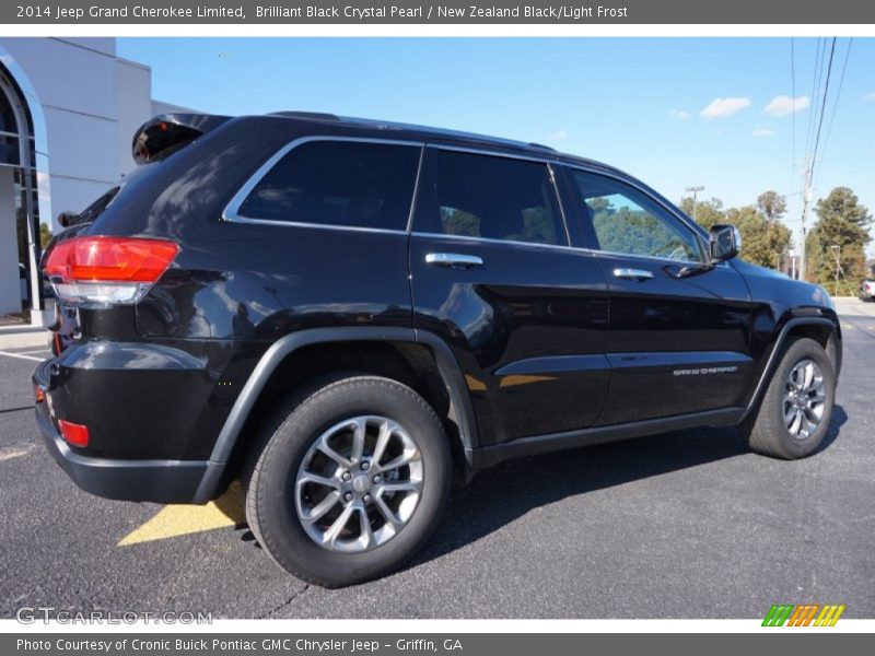 Brilliant Black Crystal Pearl / New Zealand Black/Light Frost 2014 Jeep Grand Cherokee Limited