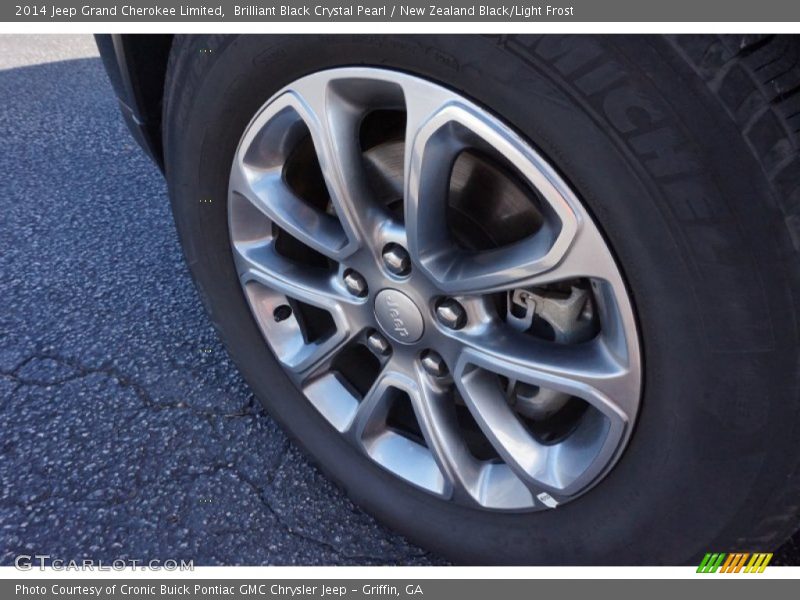 Brilliant Black Crystal Pearl / New Zealand Black/Light Frost 2014 Jeep Grand Cherokee Limited