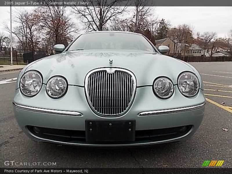 Seafrost Metallic / Ivory 2005 Jaguar S-Type 4.2