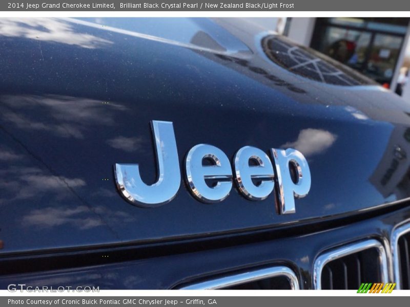 Brilliant Black Crystal Pearl / New Zealand Black/Light Frost 2014 Jeep Grand Cherokee Limited