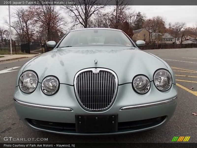 Seafrost Metallic / Ivory 2005 Jaguar S-Type 4.2