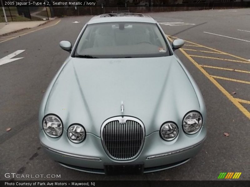 Seafrost Metallic / Ivory 2005 Jaguar S-Type 4.2