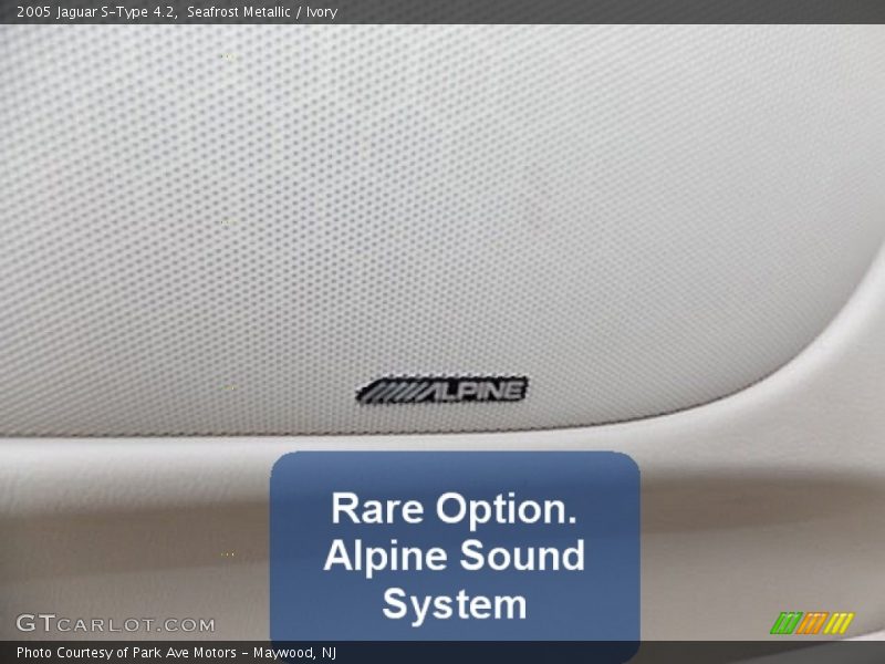 Seafrost Metallic / Ivory 2005 Jaguar S-Type 4.2