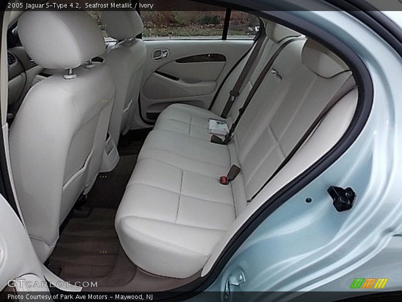 Seafrost Metallic / Ivory 2005 Jaguar S-Type 4.2