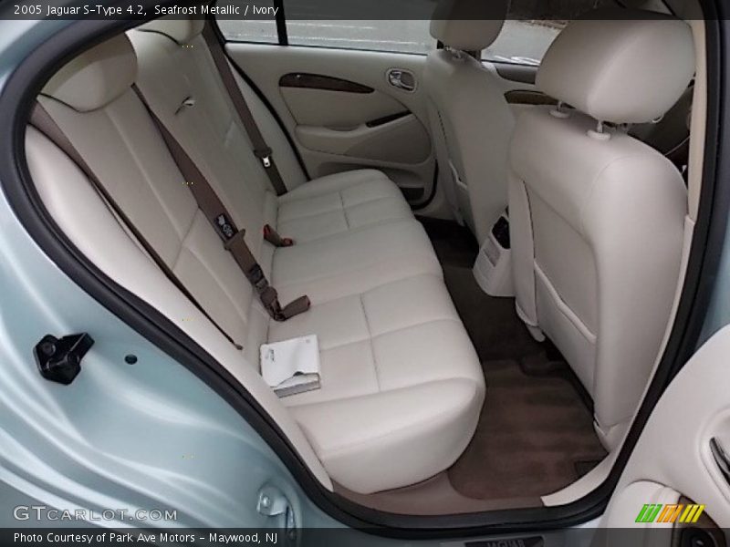 Seafrost Metallic / Ivory 2005 Jaguar S-Type 4.2