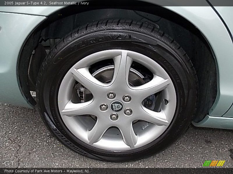 Seafrost Metallic / Ivory 2005 Jaguar S-Type 4.2
