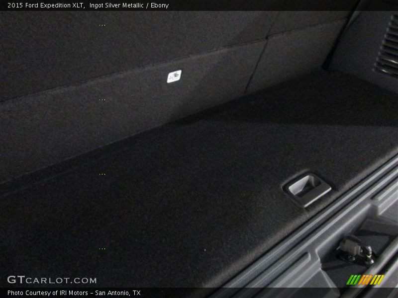 Ingot Silver Metallic / Ebony 2015 Ford Expedition XLT