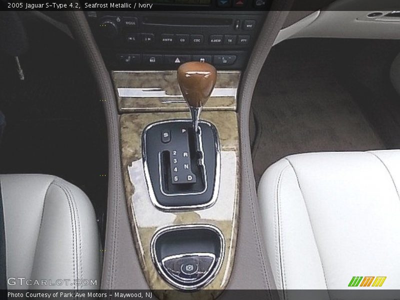 Seafrost Metallic / Ivory 2005 Jaguar S-Type 4.2