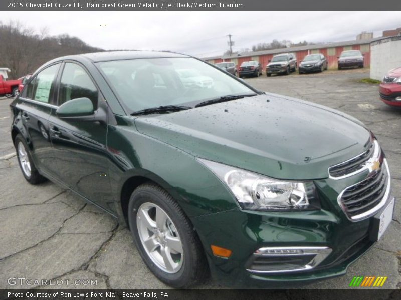 Front 3/4 View of 2015 Cruze LT
