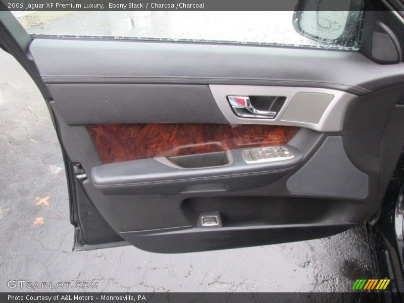 Ebony Black / Charcoal/Charcoal 2009 Jaguar XF Premium Luxury