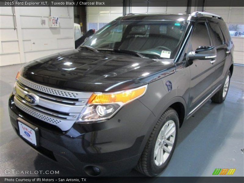 Tuxedo Black / Charcoal Black 2015 Ford Explorer XLT