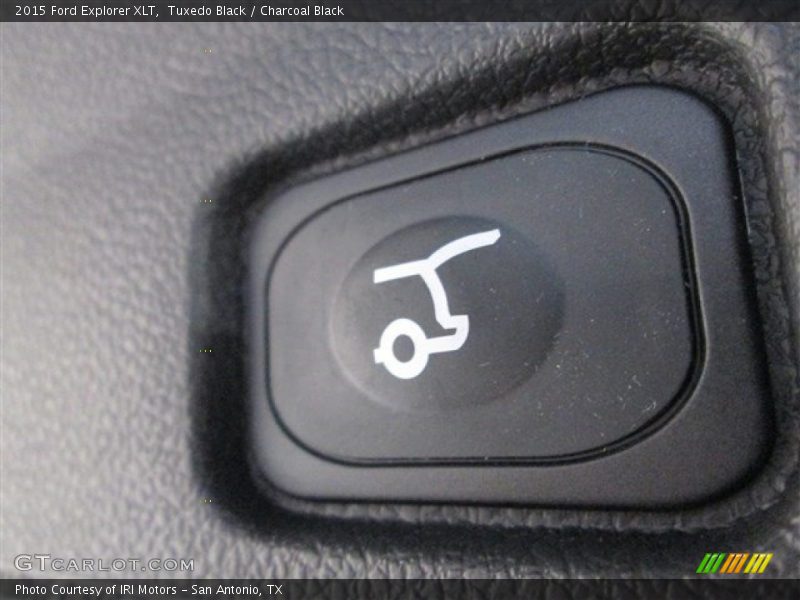 Tuxedo Black / Charcoal Black 2015 Ford Explorer XLT