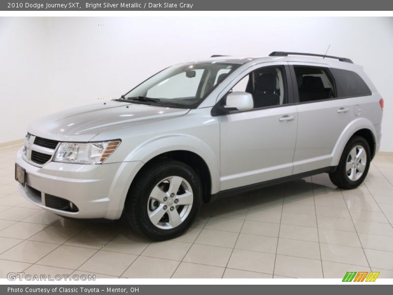 Front 3/4 View of 2010 Journey SXT