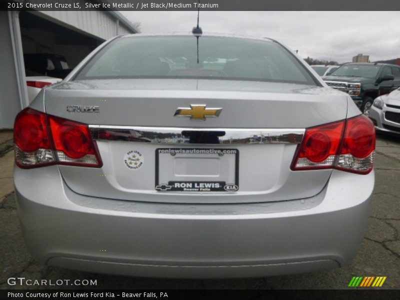 Silver Ice Metallic / Jet Black/Medium Titanium 2015 Chevrolet Cruze LS