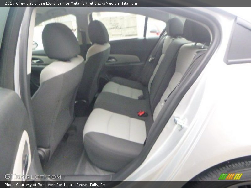 Silver Ice Metallic / Jet Black/Medium Titanium 2015 Chevrolet Cruze LS