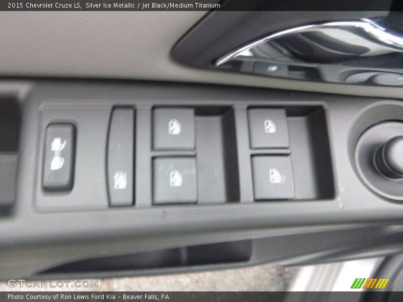 Silver Ice Metallic / Jet Black/Medium Titanium 2015 Chevrolet Cruze LS