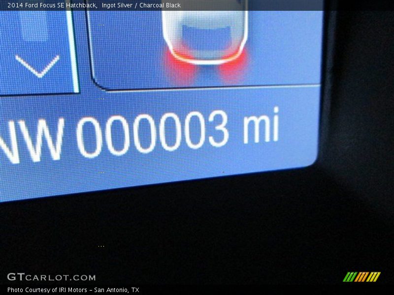 Ingot Silver / Charcoal Black 2014 Ford Focus SE Hatchback