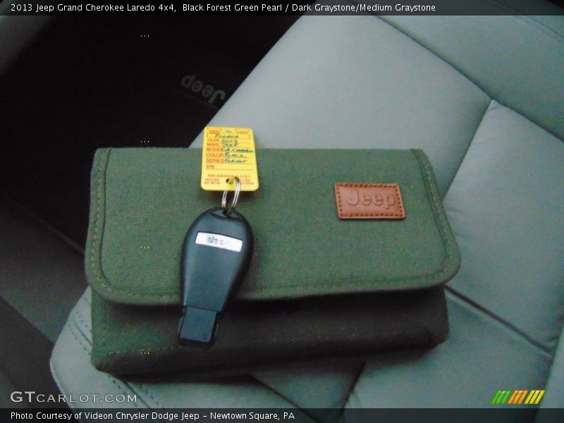 Black Forest Green Pearl / Dark Graystone/Medium Graystone 2013 Jeep Grand Cherokee Laredo 4x4