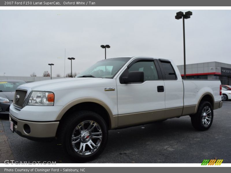 Front 3/4 View of 2007 F150 Lariat SuperCab