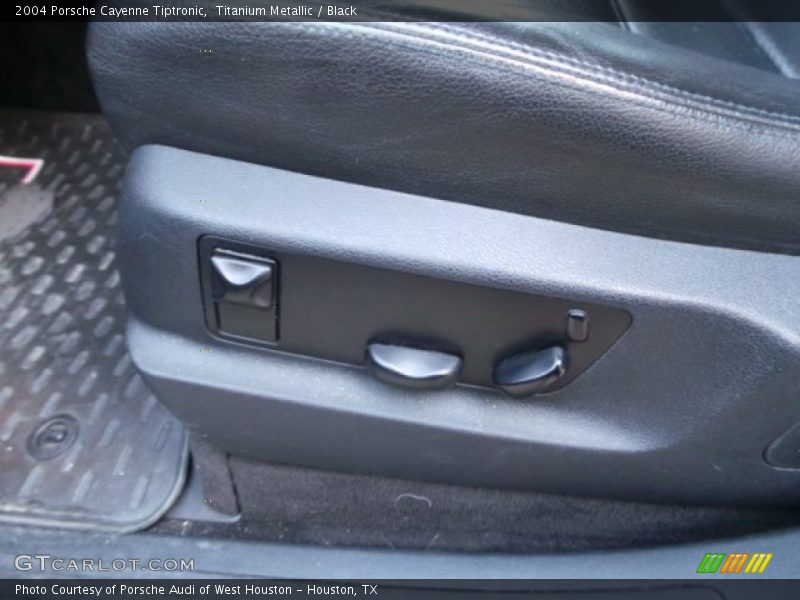 Titanium Metallic / Black 2004 Porsche Cayenne Tiptronic