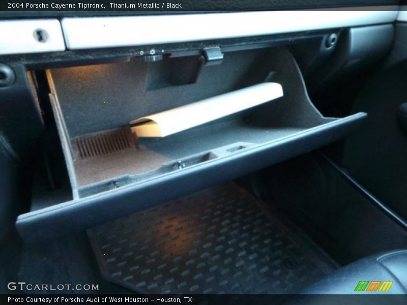 Titanium Metallic / Black 2004 Porsche Cayenne Tiptronic