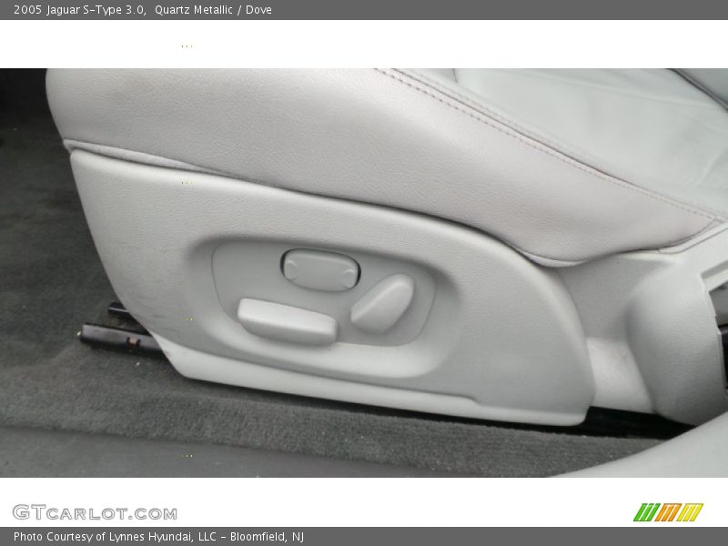Quartz Metallic / Dove 2005 Jaguar S-Type 3.0