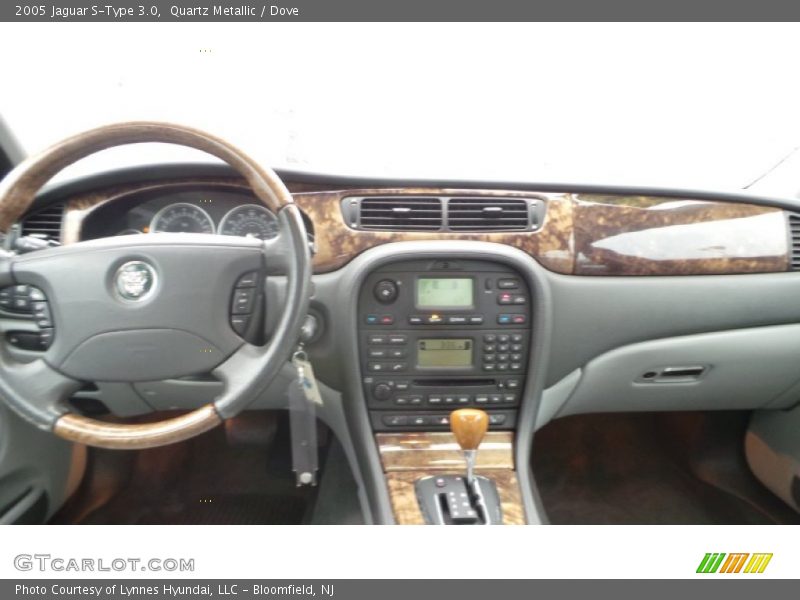 Quartz Metallic / Dove 2005 Jaguar S-Type 3.0