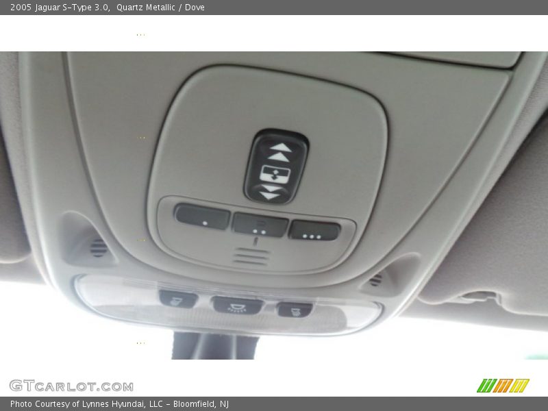 Quartz Metallic / Dove 2005 Jaguar S-Type 3.0
